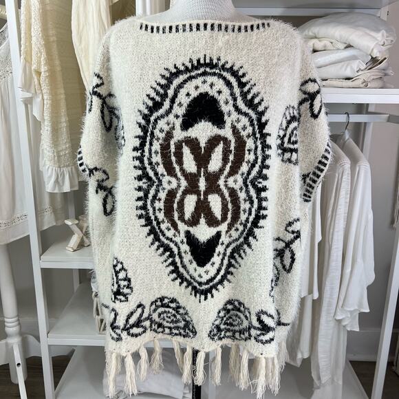 Very Moda Aztec one size short sleeve soft western wear Sweater w fringe #1662 - Picture 1 of 10